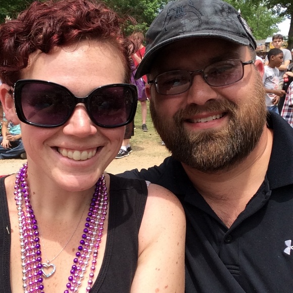 Meet your Posher! - Picture 1 of 8